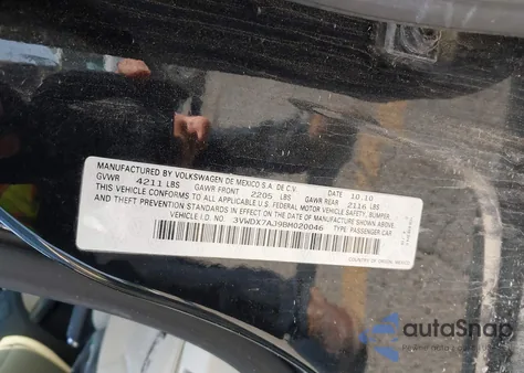 2011 Volkswagen Jetta 2.5L Se z USA, uszkodzony, nr VIN 3VWDX7AJ9BM020046